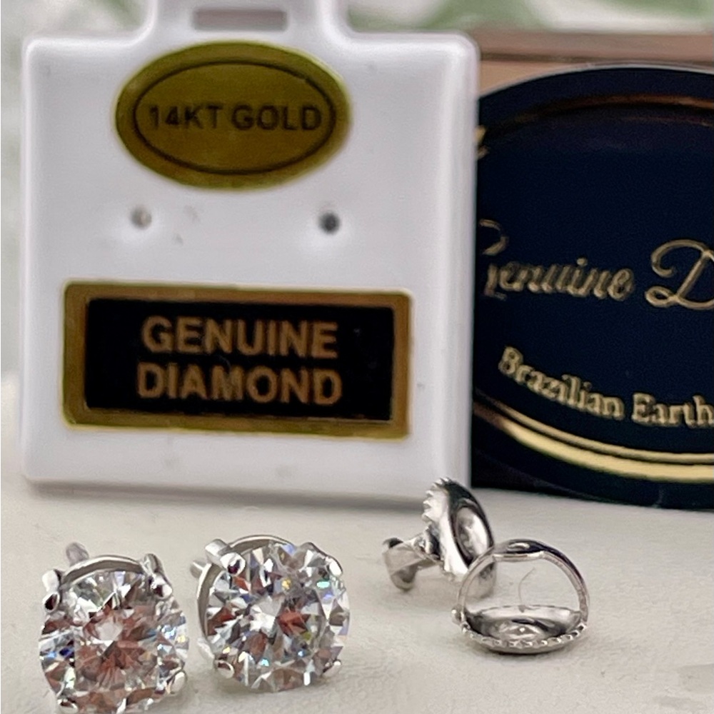 14K w/screws 1ct Diamond Pair. .50ct each 1/2ct each white Gold - Picture 11 of 12